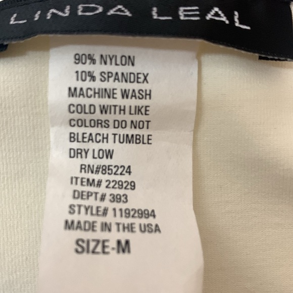 Linda Leal Cream Round Neck Double Stitched Top Size M Used - Picture 7 of 7